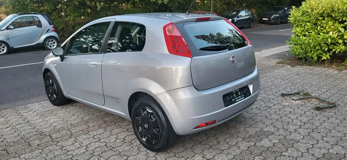 Gebraucht Fiat Punto 77 PS (56 kW) 2008 Silber Kleinwagen