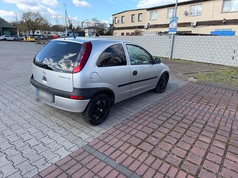 Gebraucht Opel Corsa 75 PS (55 kW) 2001 Silber Kleinwagen