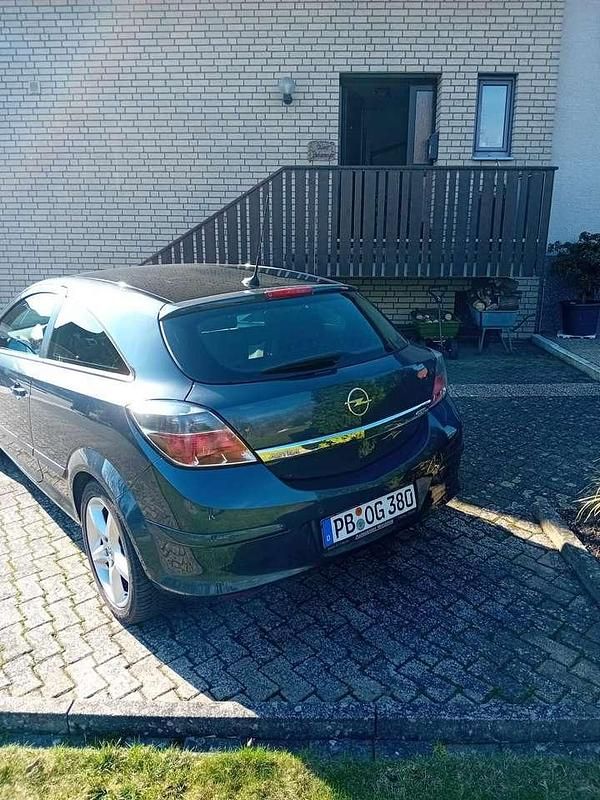 Gebraucht Opel Astra 116 PS (85 kW) 2008 Coupé