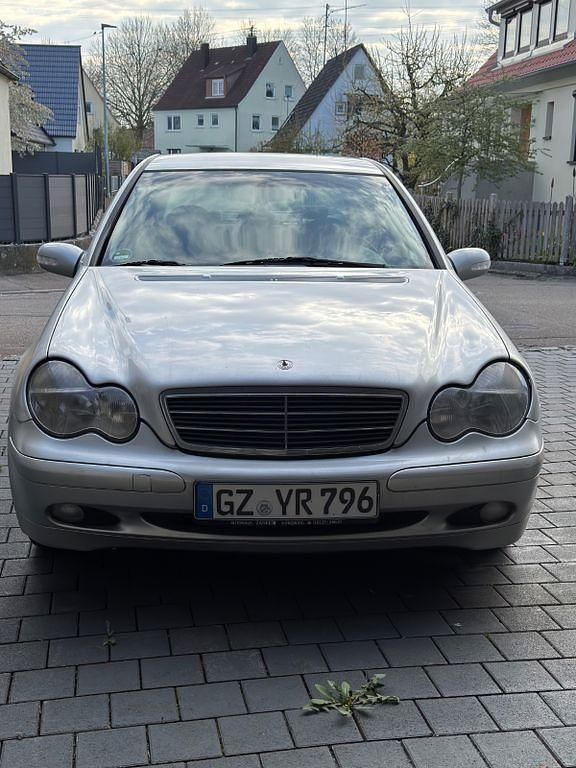Gebraucht Mercedes C220 Classic 143 PS (105 kW) 2000 Silber Limousine