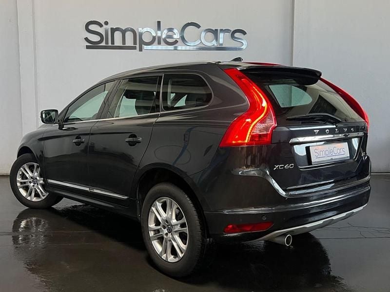 Gebraucht Volvo XC60 Summum 150 PS (110 kW) 2015 Grau SUV