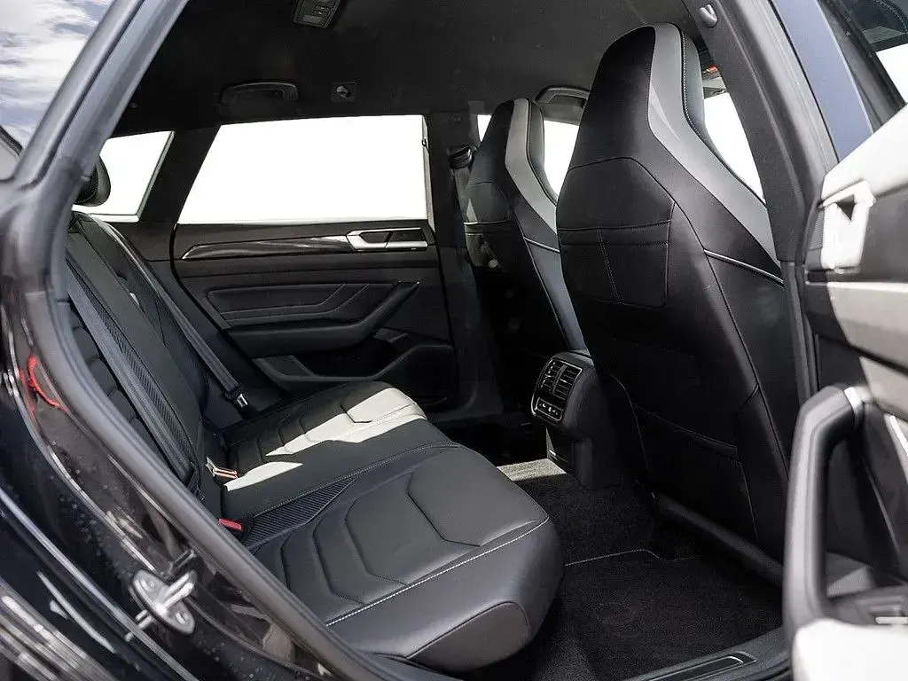 Gebraucht VW Arteon R-line 200 PS (147 kW) 2023 Schwarz Limousine