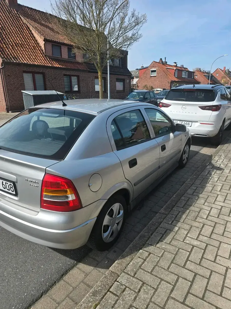 Gebraucht Opel Astra 101 PS (74 kW) 2000 Grau Limousine