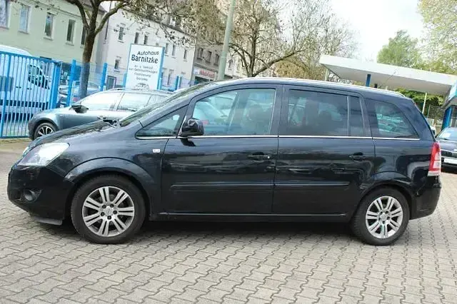 Gebraucht Opel Zafira Family 140 PS (102 kW) 2012 Grau Van / Kleinbus