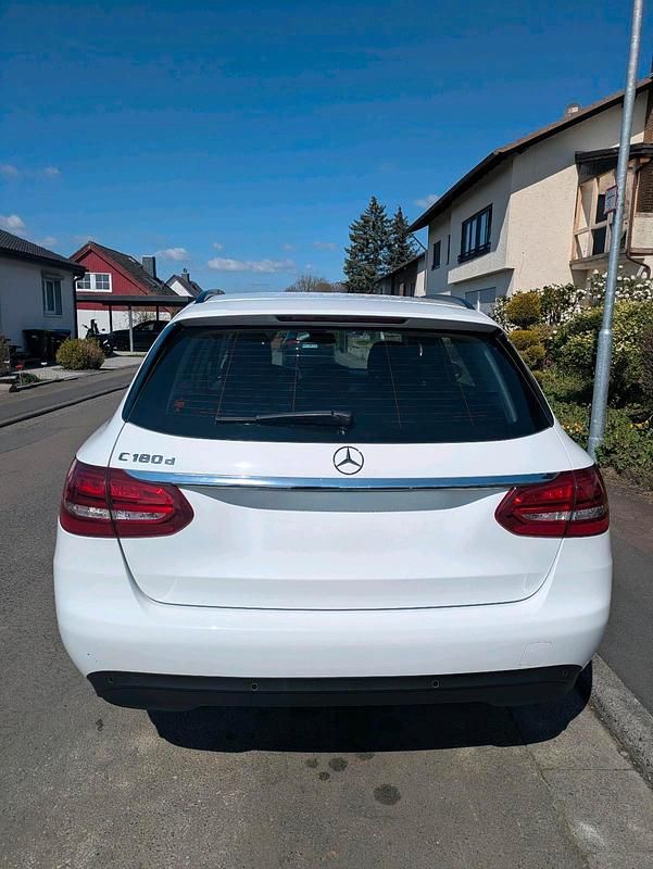 Gebraucht Mercedes C180 116 PS (85 kW) 2017 Weiß Kombi