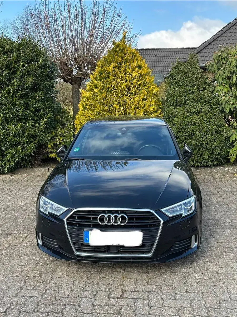 Używany Audi A3 S-Line 150 KM (110 kW) 2018 Czarny Sedan/Limuzyna