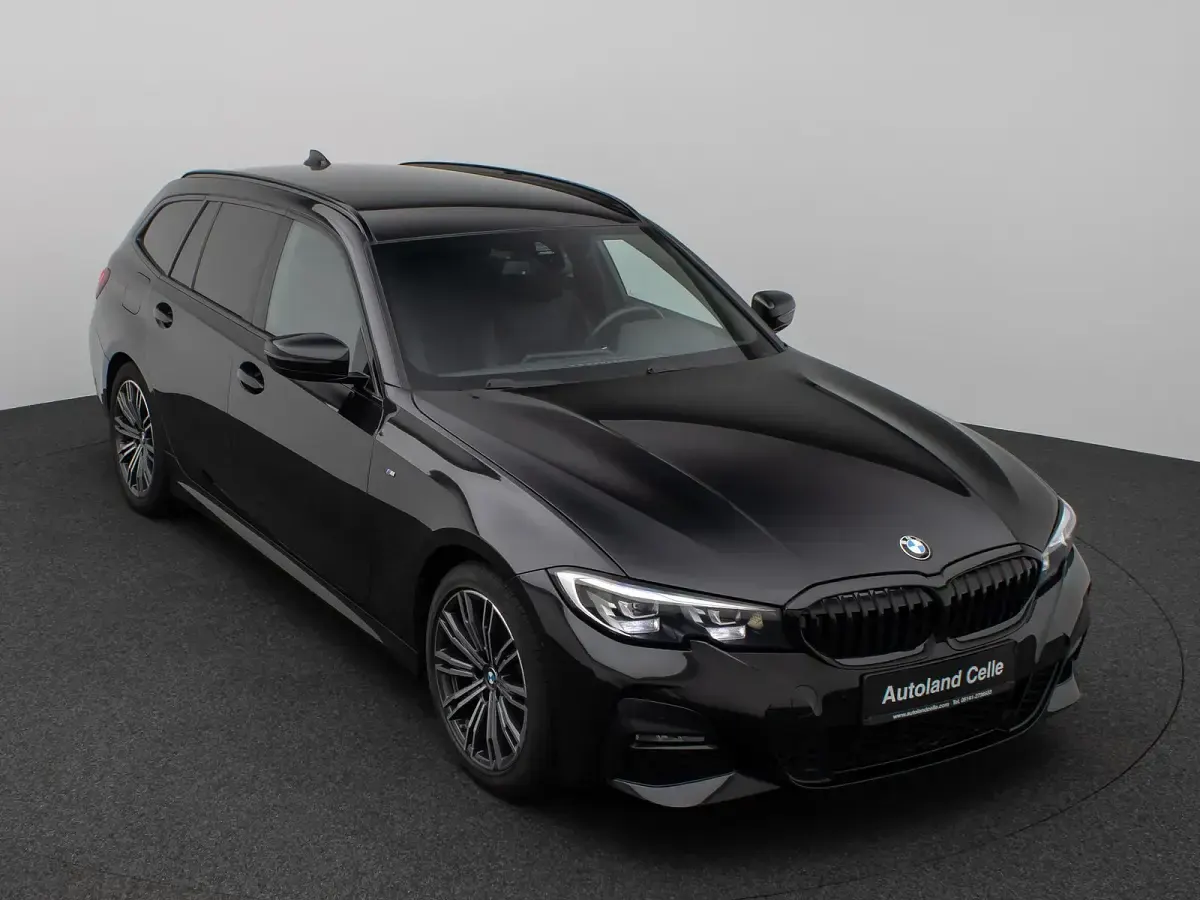 Gebraucht BMW 320 M Sport 190 PS (139 kW) 2022 Saphirschwarz  475schwarz Limousine
