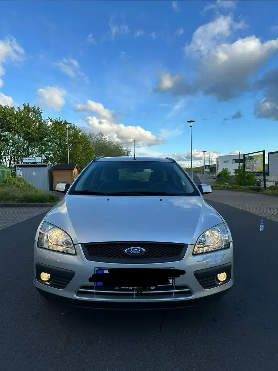 Gebraucht Ford Focus 101 PS (74 kW) 2006 Grau Kombi