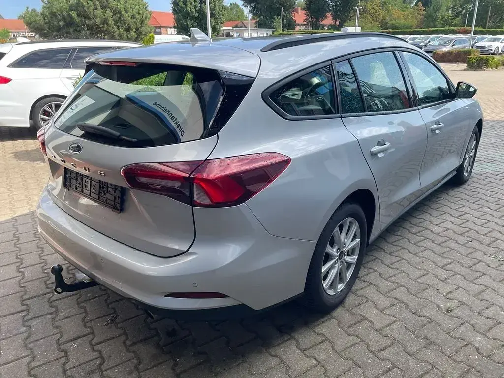 Gebraucht Ford Focus 120 PS (88 kW) 2022 Silber Kombi