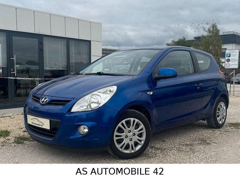 Blau Gebraucht 2011 Hyundai i20 Comfort Kleinwagen | 4.390 € (Etwas zu teuer) - Bild 1/4