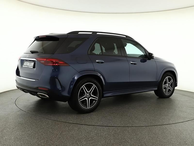 Gebraucht Mercedes GLE580 AMG line 517 PS (380 kW) 2024 Metalliclack sodalithblau