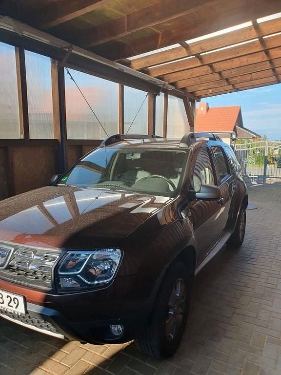Braun Gebraucht 2017 Dacia Duster Prestige SUV | 11.400 € (Superpreis) - Bild 1/4