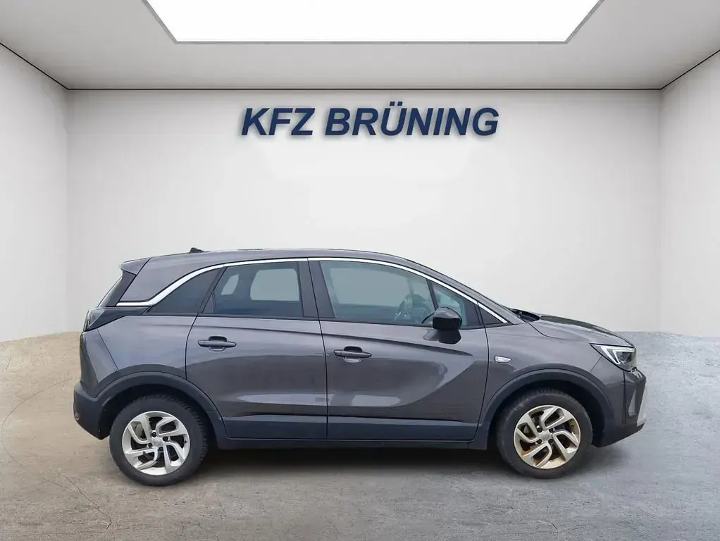 Gebraucht Opel Crossland Elegance 110 PS (80 kW) 2024 Vulkan grau metallic (metallic) SUV