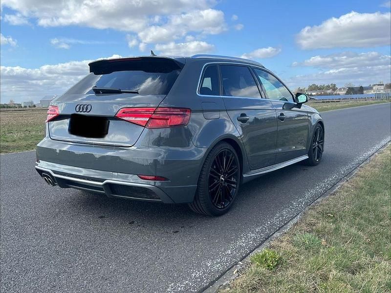 Gebraucht Audi A3 S-Line 150 PS (110 kW) 2017 Grau Limousine