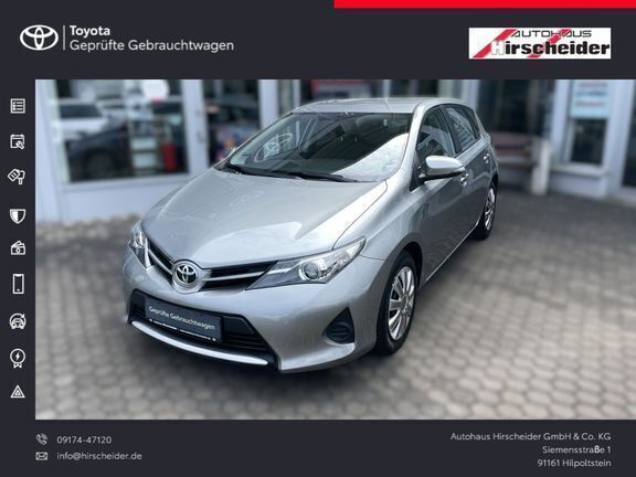 Titansilber mica metallic Gebraucht 2015 Toyota Auris Cool Limousine | 7.490 € (Fairer Preis) - Bild 1/4