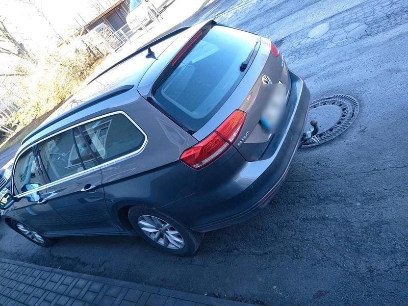 Andere farben Gebraucht 2017 VW Passat Kombi | 9.999 € (Superpreis) - Bild 1/4