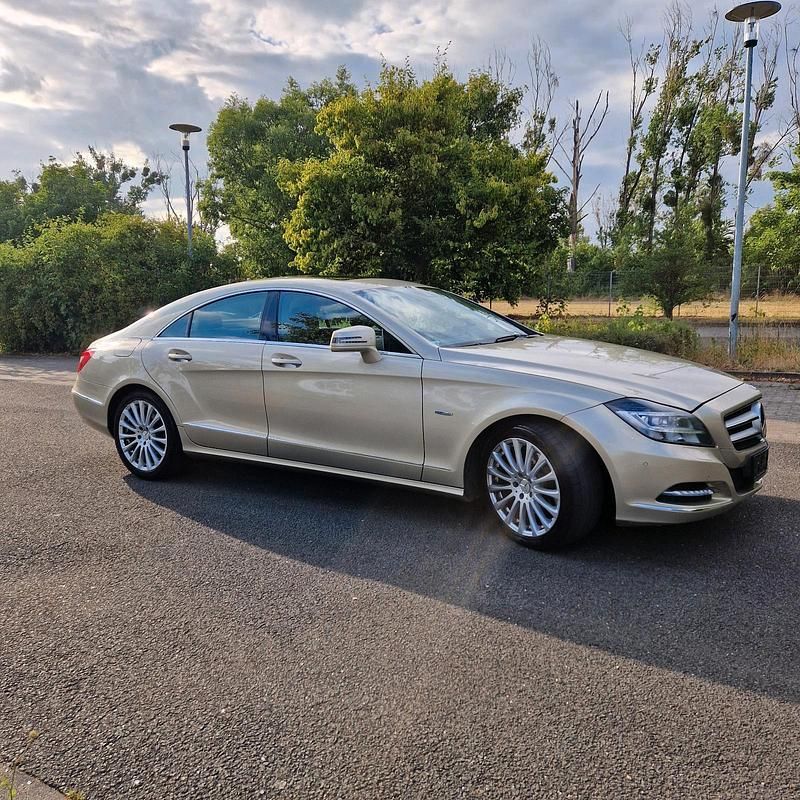 Gold Gebraucht 2011 Mercedes CLS350 Limousine | 14.150 € (Superpreis) - Bild 1/4