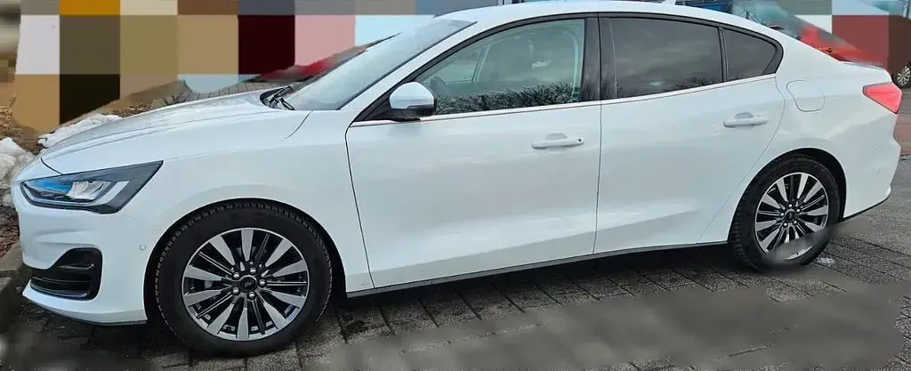 Gebraucht Ford Focus Style 125 PS (91 kW) 2022 Weiß Limousine