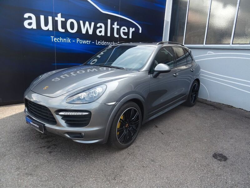 Meteorgraumetallic (metallic) Gebraucht 2013 Porsche Cayenne GTS SUV | 36.900 € - Bild 1/4