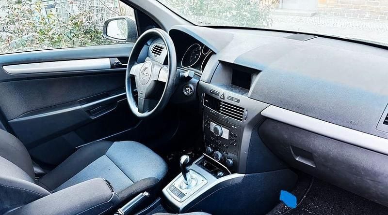 Gebraucht Opel Astra 105 PS (77 kW) 2005 Silber Limousine
