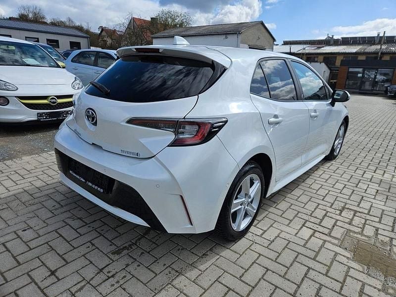 Gebraucht Toyota Corolla Hybrid Team 98 PS (72 kW) 2022 Weiß Limousine