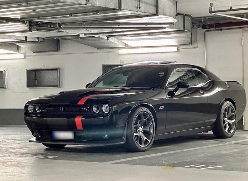 Second-hand Dodge Challenger 381 CP (280 kW) 2017 Negru Coupe