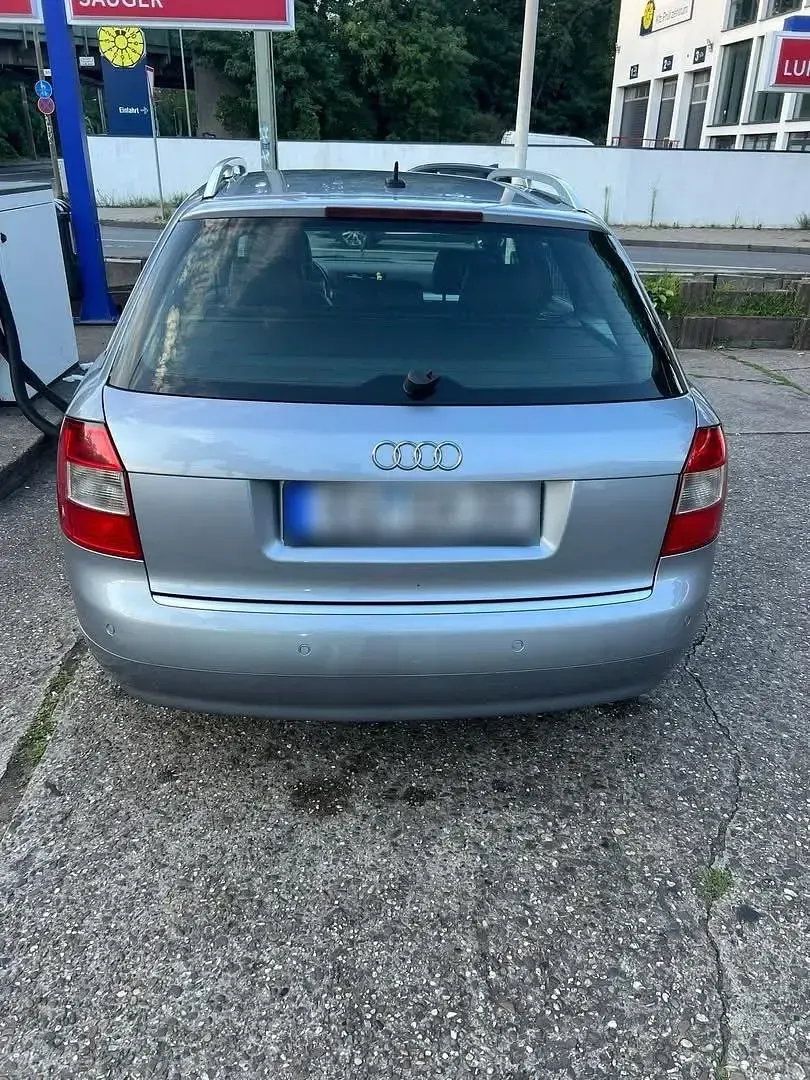 Gebraucht Audi A4 131 PS (96 kW) 2003 Grau Kleinwagen