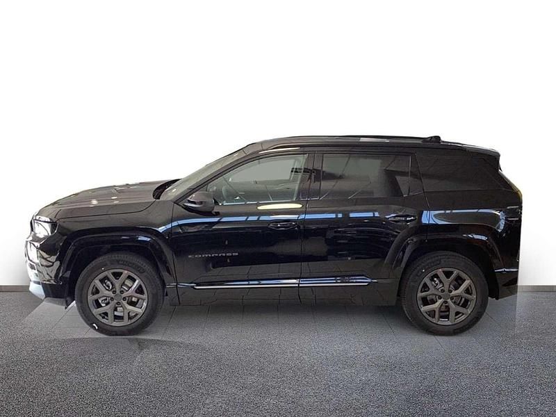Neu Jeep Compass 145 PS (106 kW) 2026 Schwarz SUV