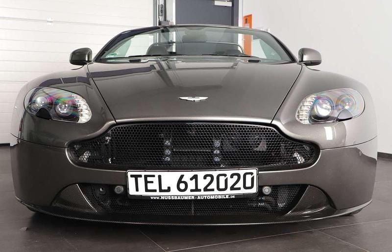 Gebraucht Aston Martin Vantage 436 PS (320 kW) 2019 Scintilla silver Coupé