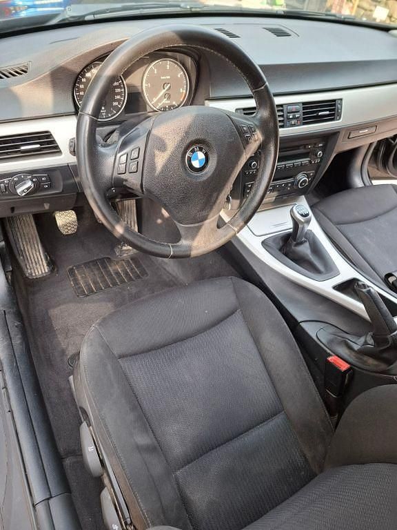 Gebraucht BMW 316 116 PS (85 kW) 2012 Schwarz Kombi