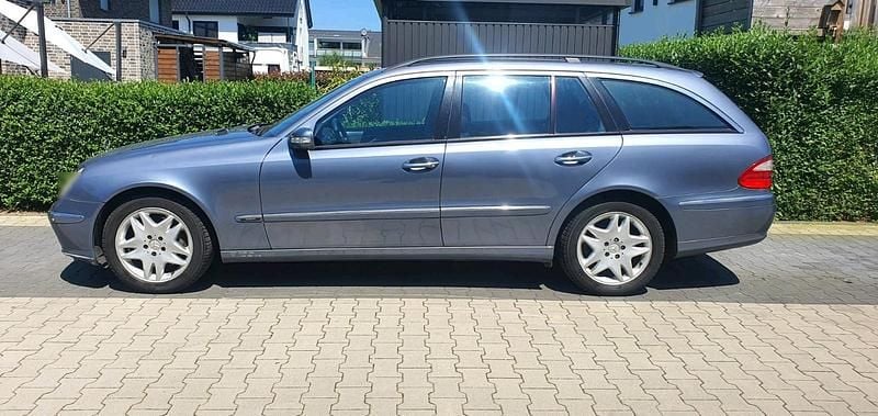 Gebraucht Mercedes E500 306 PS (225 kW) 2003 Blau Kombi