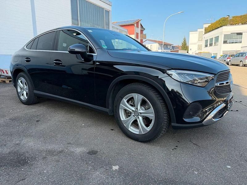 Gebraucht Mercedes GLC220 197 PS (144 kW) 2024 Schwarz Coupé