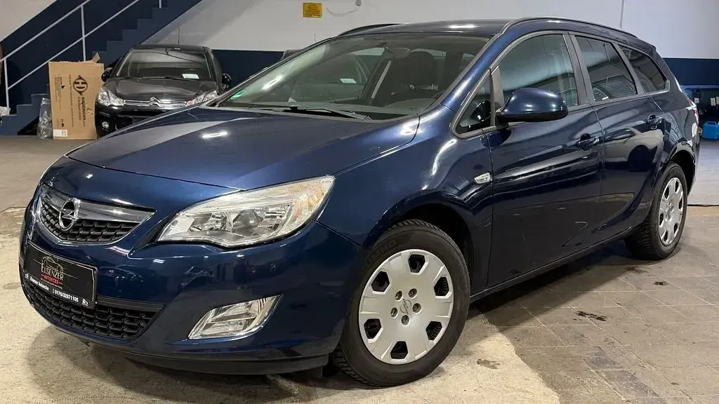 Gebraucht Opel Astra Design Edition 110 PS (80 kW) 2011 Blau Kombi