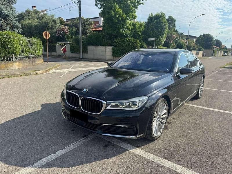 Gebraucht BMW 740 iPerformance 258 PS (189 kW) 2017 Schwarz Limousine