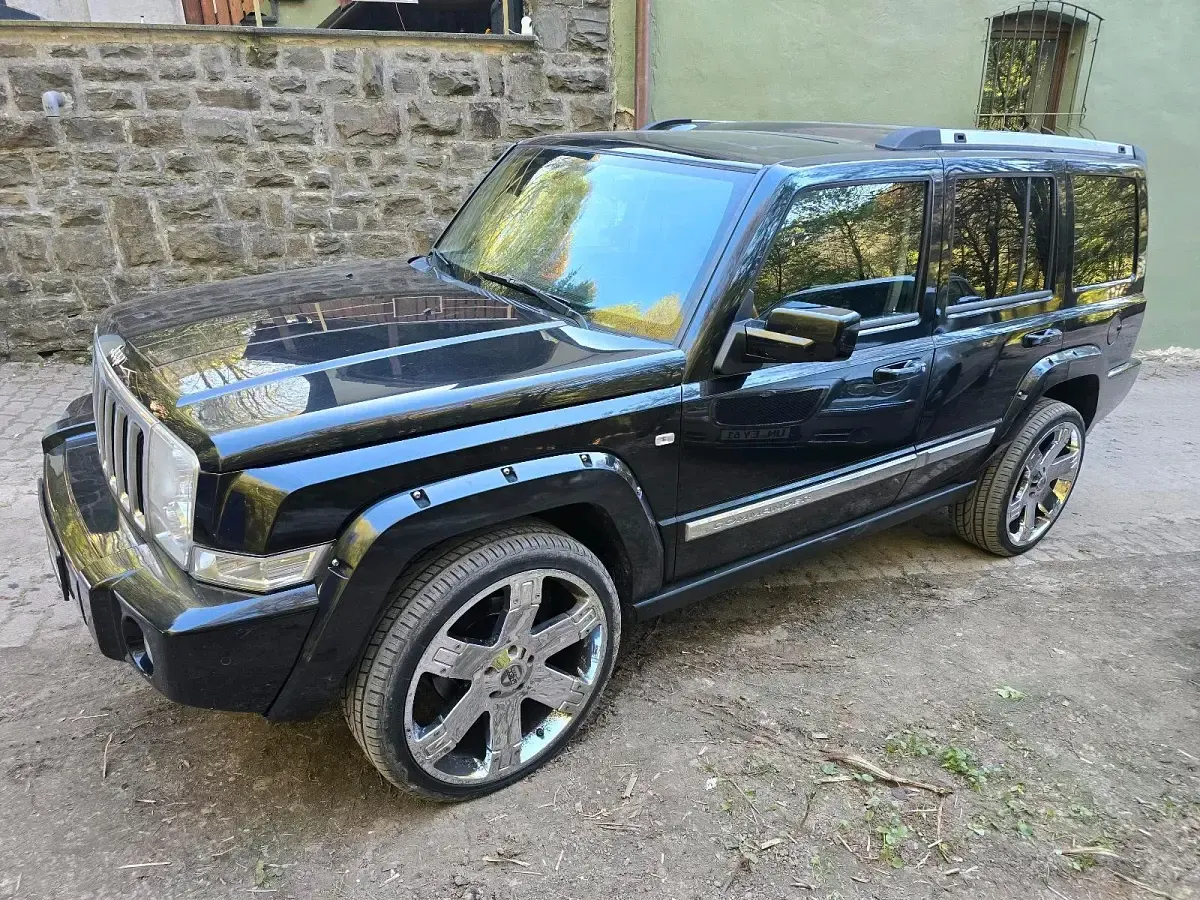 Second-hand Jeep Commander 218 CP (160 kW) 2008 Negru SUV