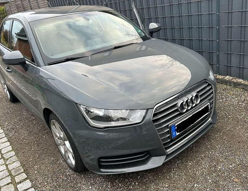 Grau Gebraucht 2015 Audi A1 Sportback Design Kleinwagen | 12.900 € (Guter Preis) - Bild 1/4