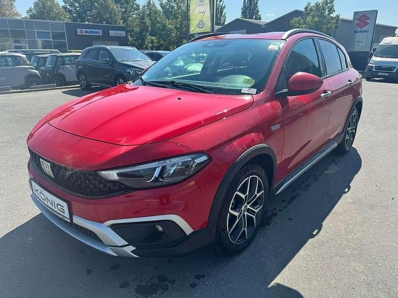 Passione rot (6y3) Gebraucht 2024 Fiat Tipo Red Limousine | 24.888 € (Teuer) - Bild 1/4