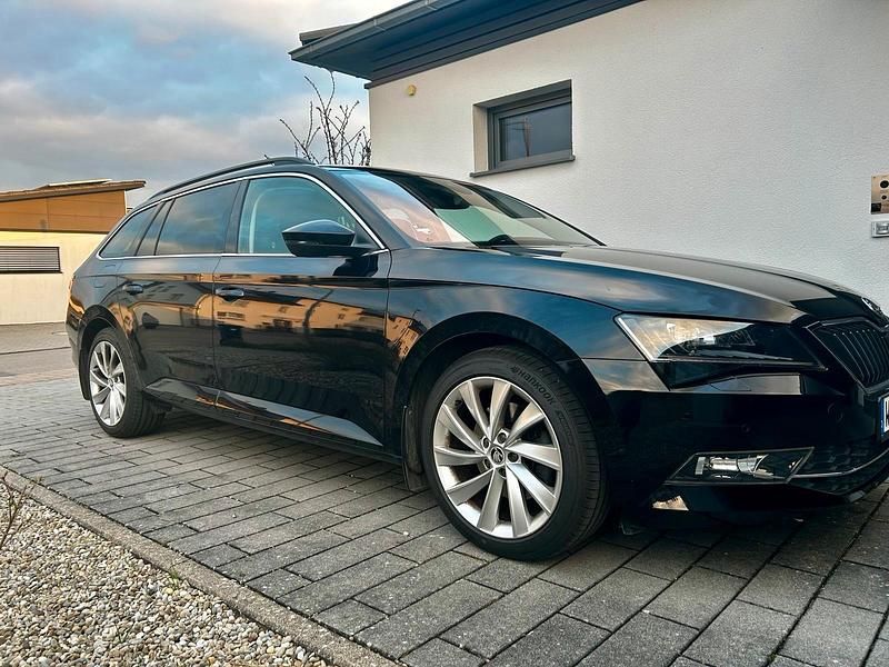 Gebraucht Skoda Superb Style 179 PS (131 kW) 2016 Schwarz Kombi