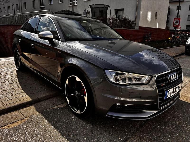 Gebraucht Audi A3 Sport 140 PS (102 kW) 2013 Grau Limousine