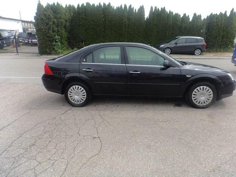 Gebraucht Ford Mondeo Ghia 131 PS (96 kW) 2004 Schwarz Limousine