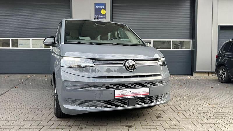 Gebraucht VW Multivan Life 150 PS (110 kW) 2022 Grau Van