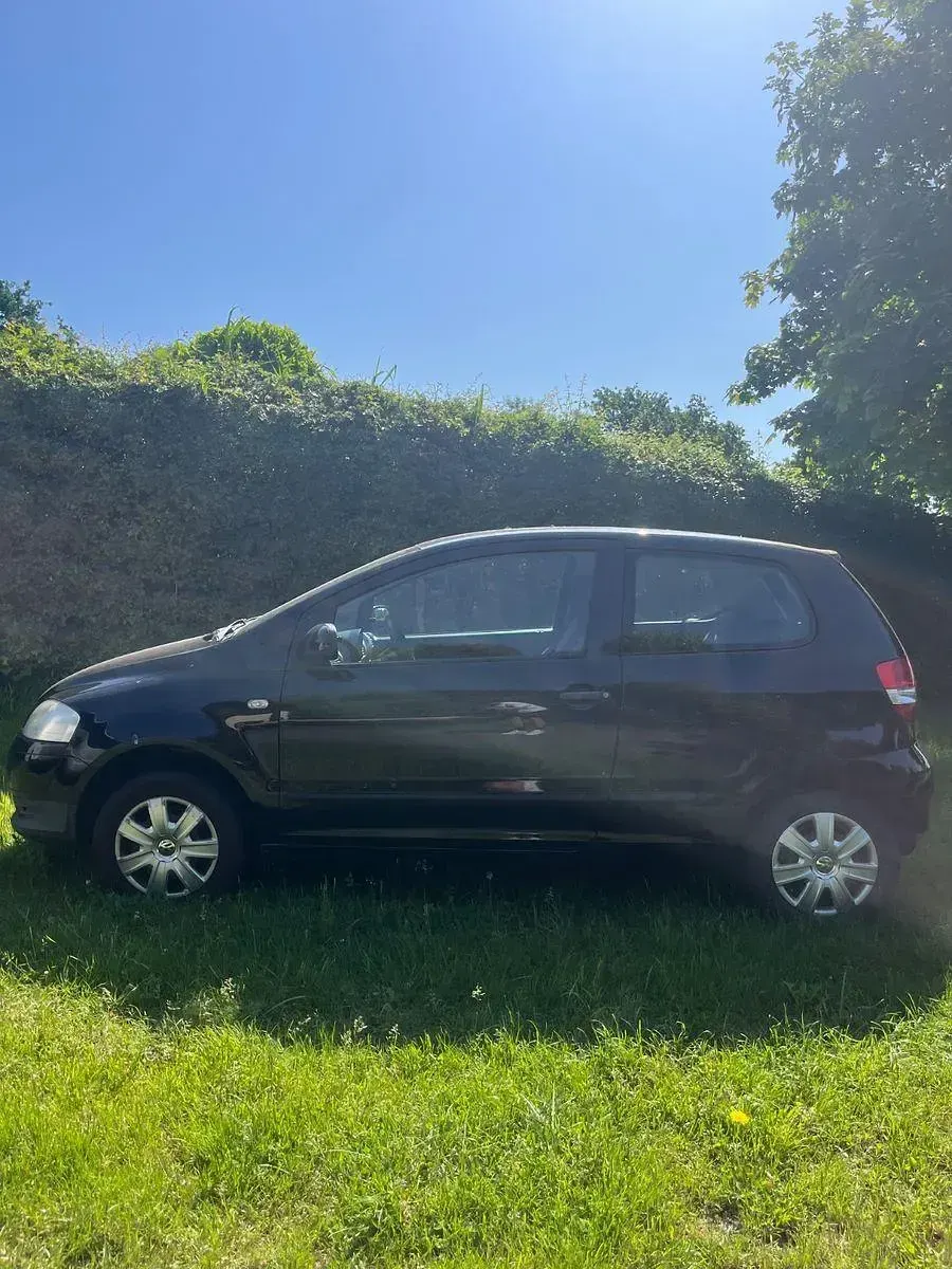 Gebraucht VW Fox 54 PS (39 kW) 2006 Schwarz Kleinwagen