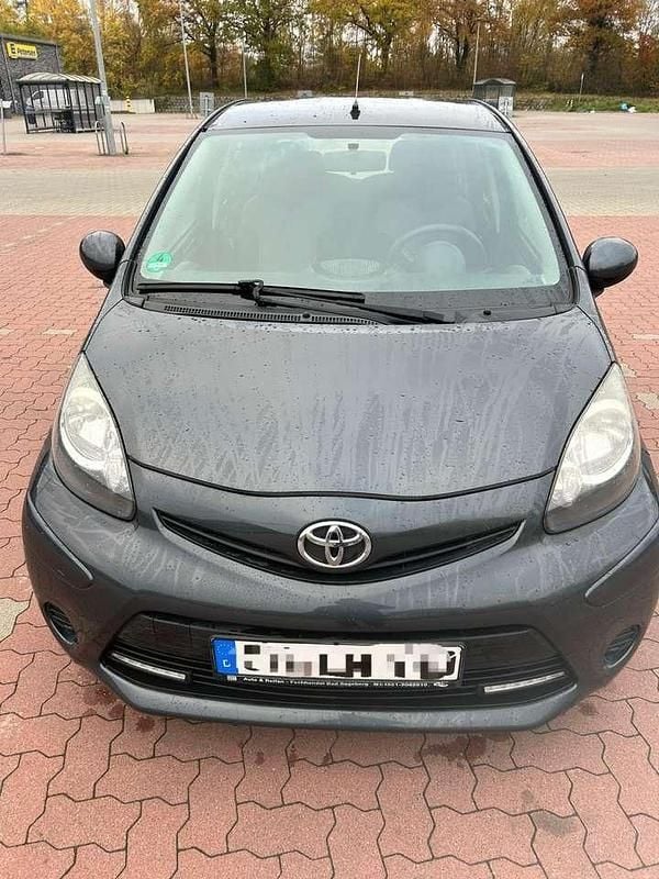 Gebraucht 2013 Toyota Aygo Kleinwagen | 2.580 € (Guter Preis) - Bild 1/4