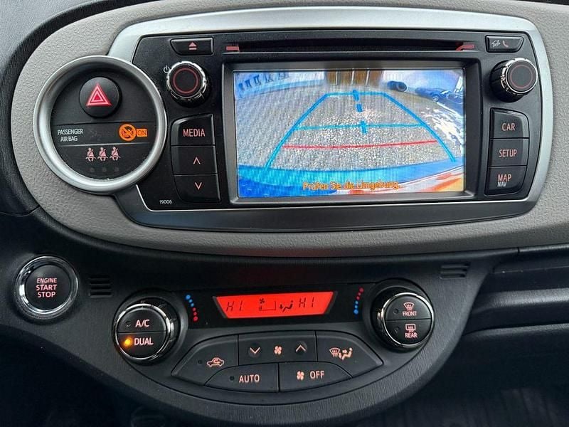 Gebraucht Toyota Yaris Executive 99 PS (72 kW) 2012 Grün Kleinwagen