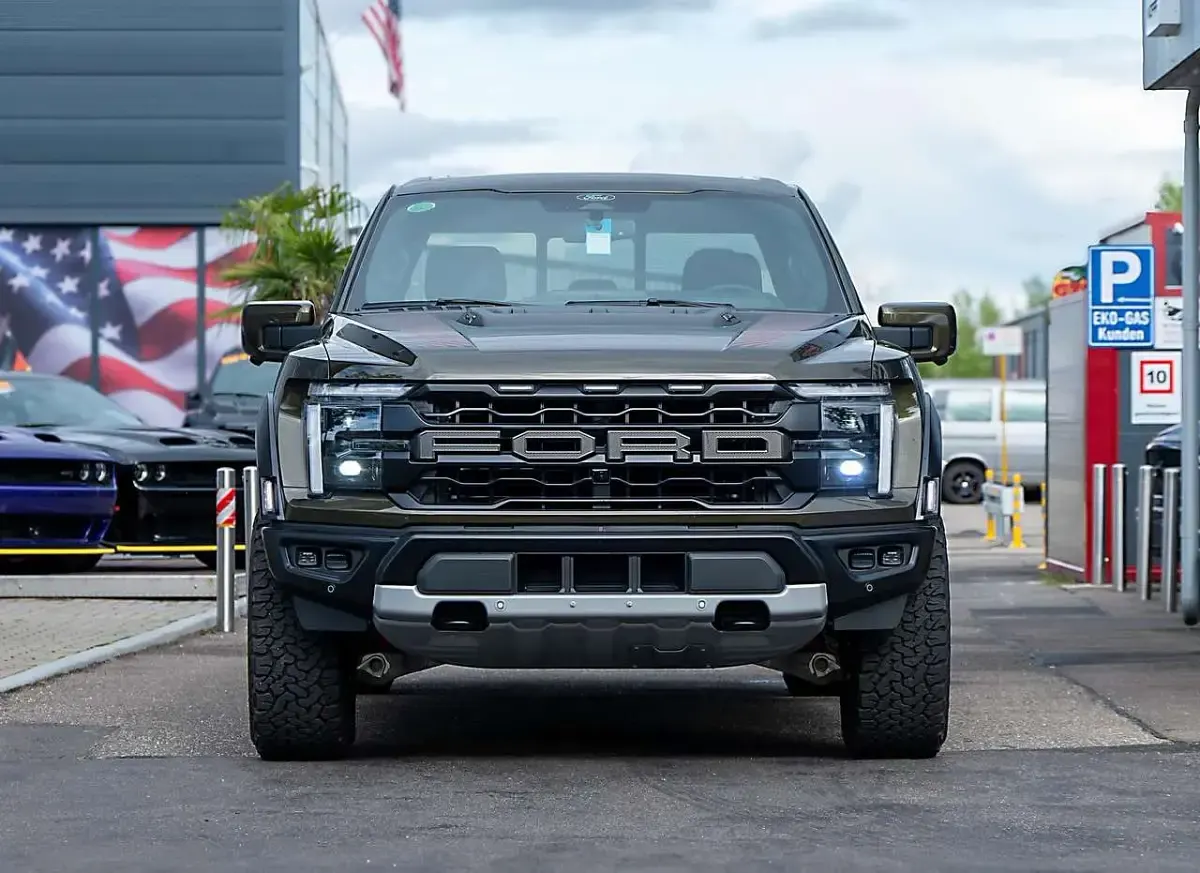Neu Ford F-150 Raptor 455 PS (334 kW) 2026 Shelter green Pickup