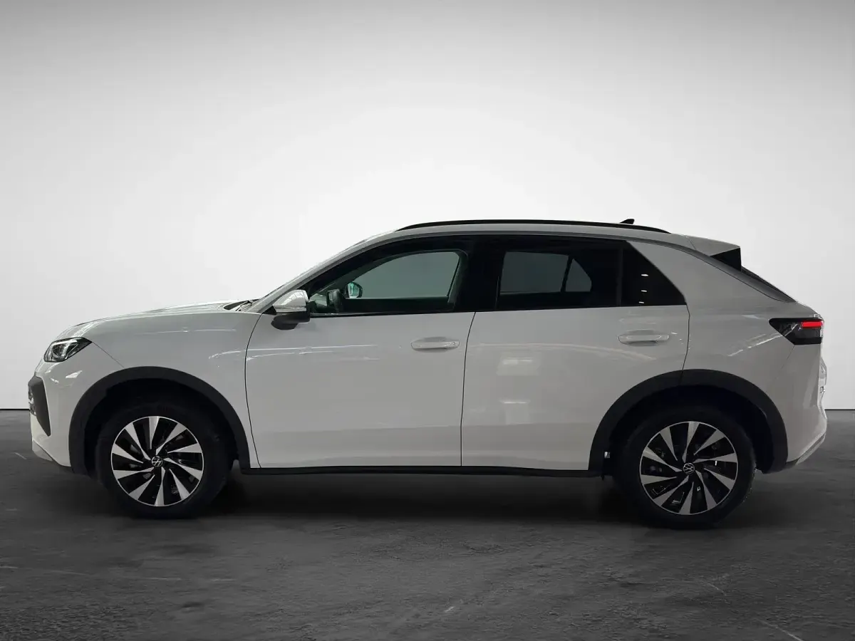 Neu VW T-Roc Life 116 PS (85 kW) 2026 Schwarz SUV