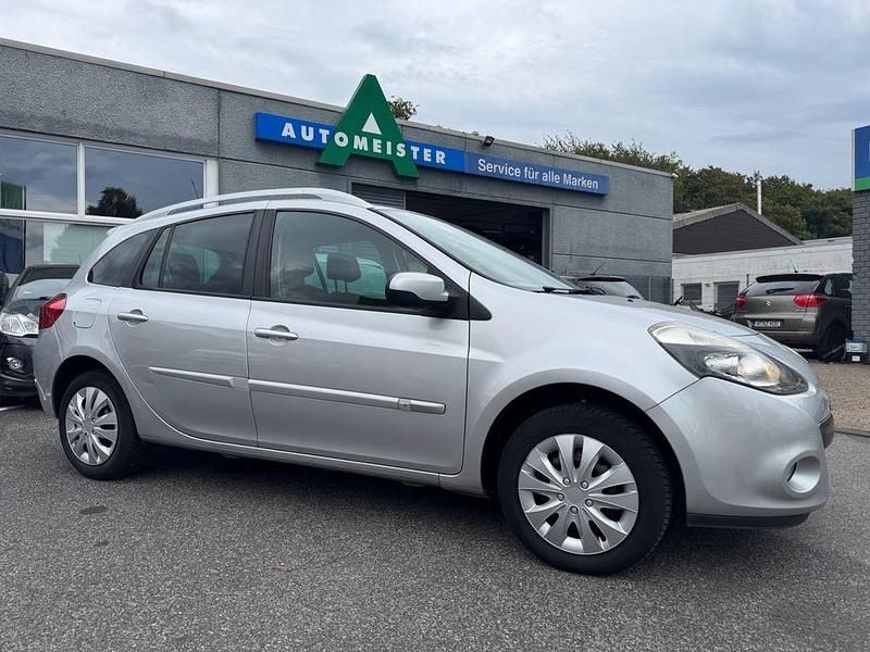 Grau Gebraucht 2009 Renault Clio II Dynamique Limousine | 2.990 € (Fairer Preis) - Bild 1/4