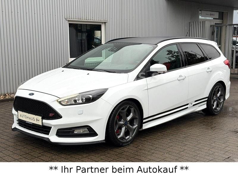 Gebraucht Ford Focus ST 250 PS (183 kW) 2015 Weiß Kombi
