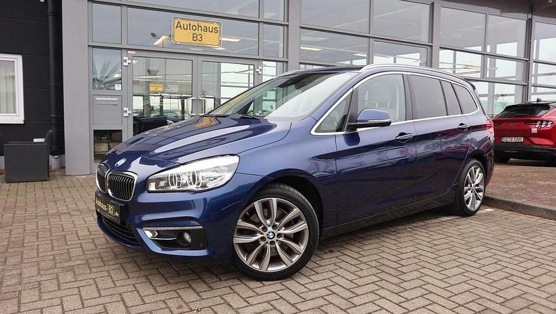 Blau Gebraucht 2015 BMW 220 Gran Tourer Luxury Line Van / Kleinbus | 16.890 € (Fairer Preis) - Bild 1/4
