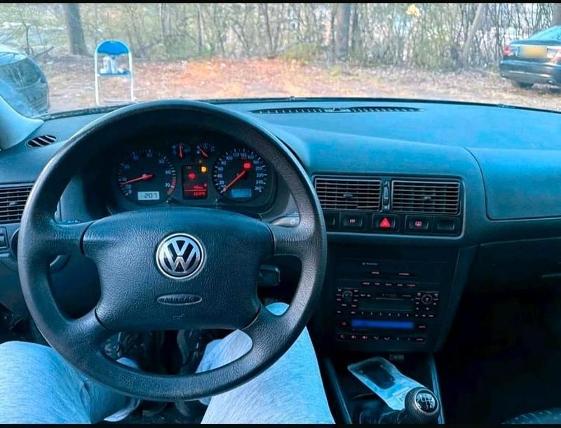 Gebraucht VW Golf IV 105 PS (77 kW) 2002 Schwarz Kleinwagen